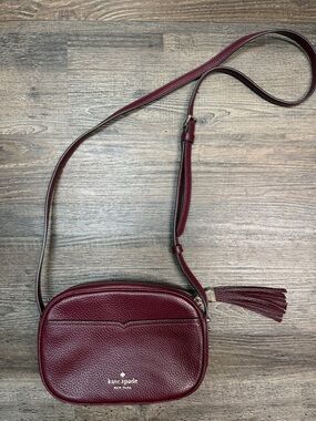 Kate Spade Burgundy Pebbled Leather Camera Bag Crossbody Purse